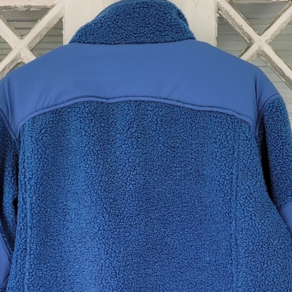 SKIMS Boxy Teddy Jacket - Picture 11 of 11